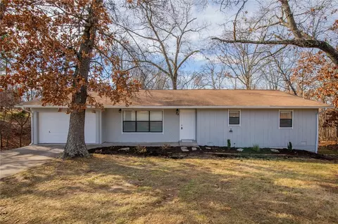 29 Granshire Dr, Bella Vista, AR 72714