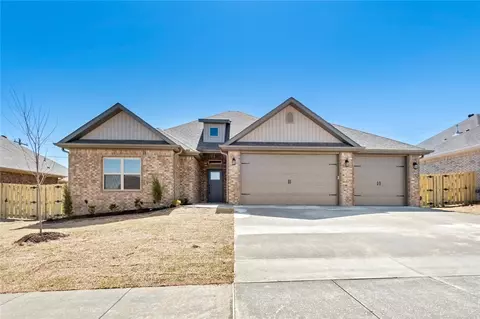 1209 Halbert Ln, Pea Ridge, AR 72751
