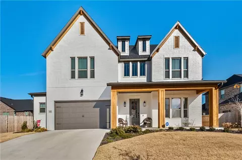 3930 Violet St, Fayetteville, AR 72704