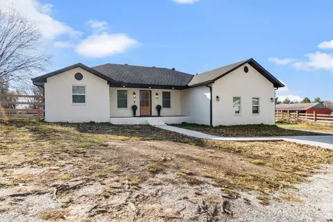 13011 Kenneth Price Rd, Springdale, AR 72762