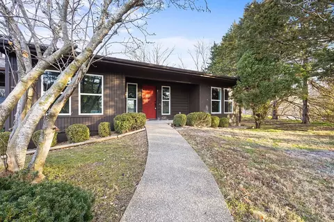 2 Shakespeare Dr, Bella Vista, AR 72714