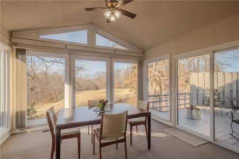 7 Fairway Dr, Bella Vista, AR 72714