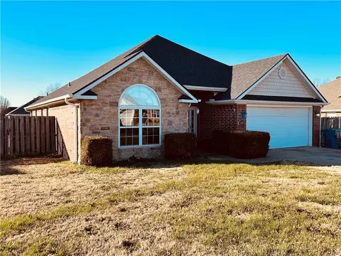 1493 St Claire St, Pea Ridge, AR 72751