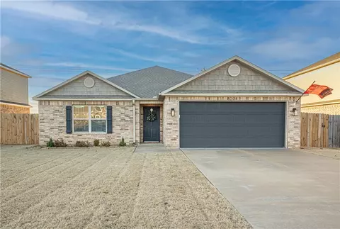 6204 SW Chalkstone Rd, Bentonville, AR 72713