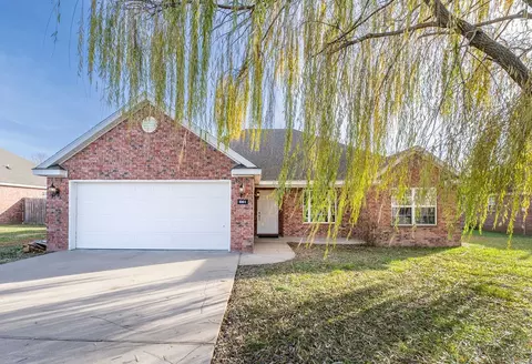 561 W Redbud St, Centerton, AR 72719