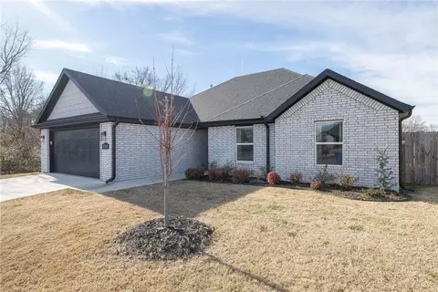 1714 S 11th Pl, Rogers, AR 72756