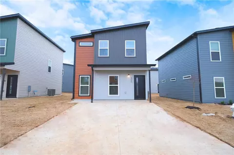 900 Tennessee Ave, Bentonville, AR 72713