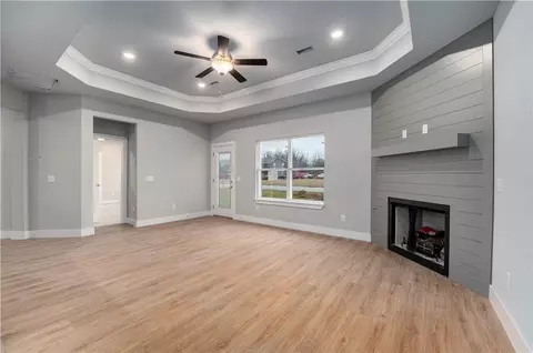 814 E Southern Trace Dr, Rogers, AR 72758 photo 4