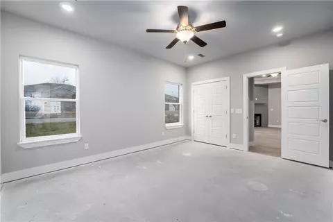 814 E Southern Trace Dr, Rogers, AR 72758 photo 14