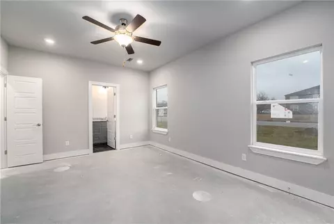814 E Southern Trace Dr, Rogers, AR 72758 photo 12