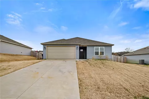 230 Colton St, Huntsville, AR 72740
