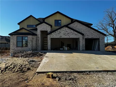 6402 S 59th St, Rogers, AR 72758