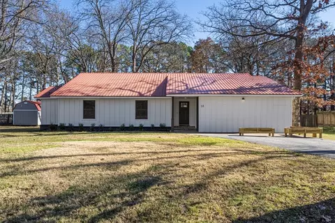38 Meadowbrook Cir, Bentonville, AR 72712