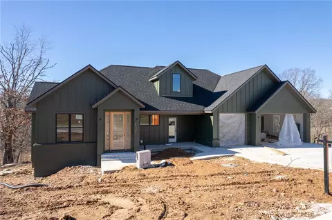 2085 Collins Dr, Pea Ridge, AR 72751