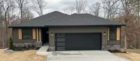 3 Lydney Ln, Bella Vista, AR 72714