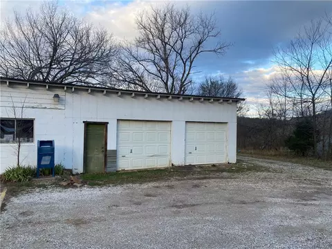10208 Highway 16, Combs, AR 72721 photo 10