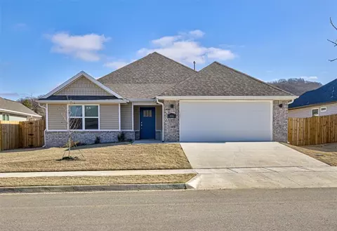 486 S Wagon Wheel Ave, Fayetteville, AR 72704
