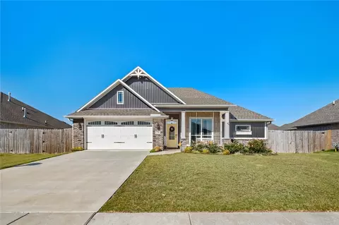 1708 Tull Dr, Pea Ridge, AR 72751