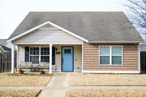 4319 W Pecan St, Fayetteville, AR 72704