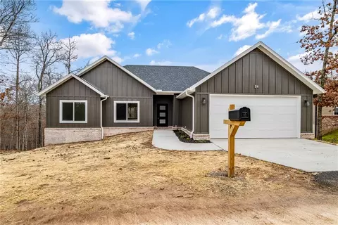 24 Berkshire Dr, Bella Vista, AR 72714