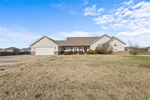23050 Lawlis Rd, Siloam Springs, AR 72761