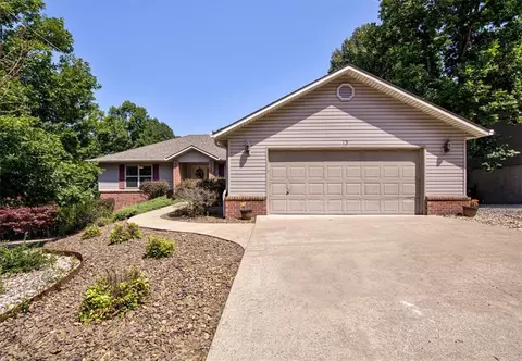 18 Dunvegan Ln, Bella Vista, AR 72715