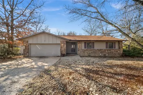 4 Fawley Ln, Bella Vista, AR 72715