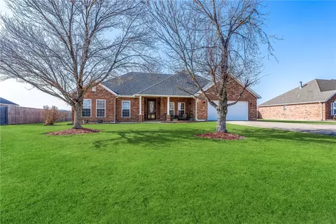 1940 Viney Grove Rd, Prairie Grove, AR 72753