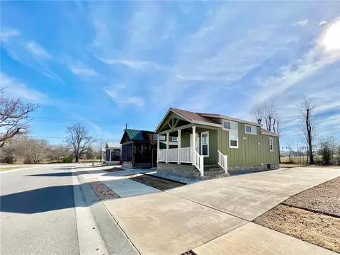 810 E Linden St, Rogers, AR 72756 photo 1
