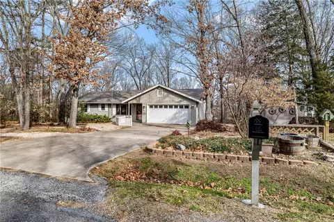 6 Belvoir Ln, Bella Vista, AR 72715