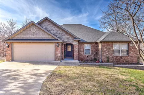 1 Montgomery Cir, Bella Vista, AR 72715