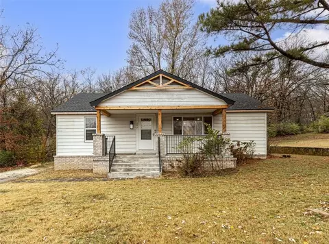 245 Happy Hollow Rd, Fayetteville, AR 72701