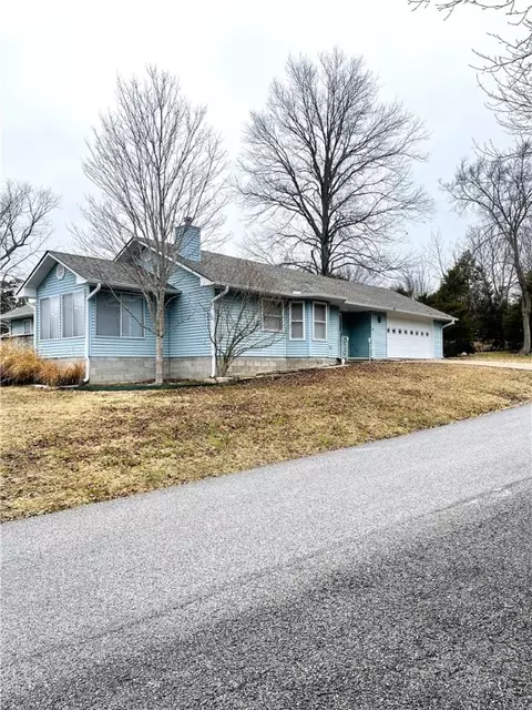 10 Horseshoe Dr, Holiday Island, AR 72631