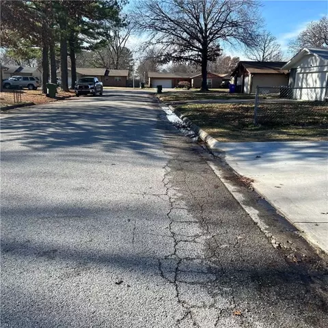 Undisclosed, Rogers, AR 72756 photo 3