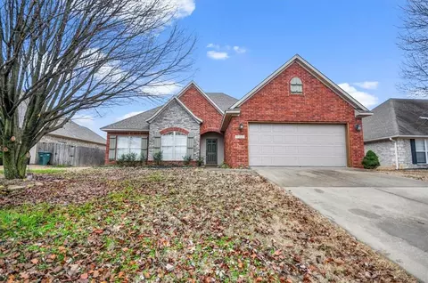 3509 W Mclaren Dr, Fayetteville, AR 72704