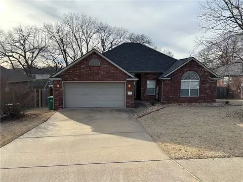 123 Fox Run Cir, Centerton, AR 72719
