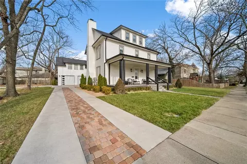 206 NW 5th St, Bentonville, AR 72712