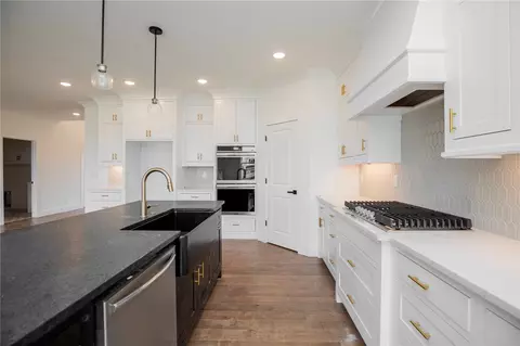 Kitchen - 1851 Bluestem Dr, Centerton, AR 72719 photo 6 of 7