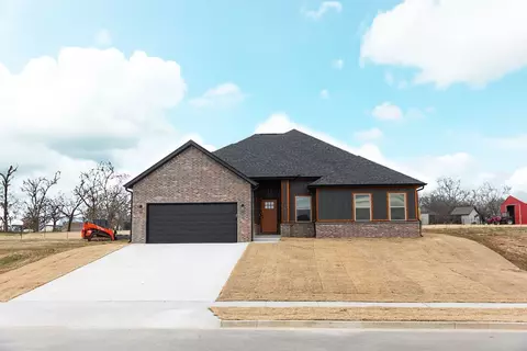 242 Nebo St, Prairie Grove, AR 72753