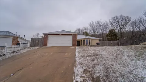 2098 Timberline Ave, Springdale, AR 72764