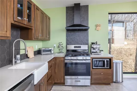 Kitchen - 1100 Nc2660, Compton, AR 72624 photo 2 of 2