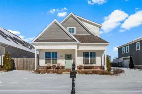 1709 W Broadway Pl, Rogers, AR 72758