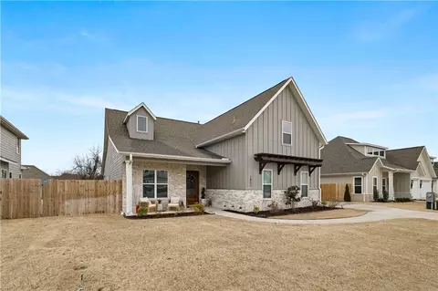 2802 S 20th Pl, Rogers, AR 72758