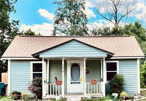1314 S 4th St, Rogers, AR 72756