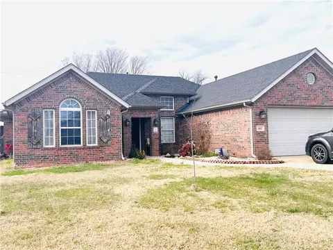 461 Dassero Ct, Centerton, AR 72719 photo 2