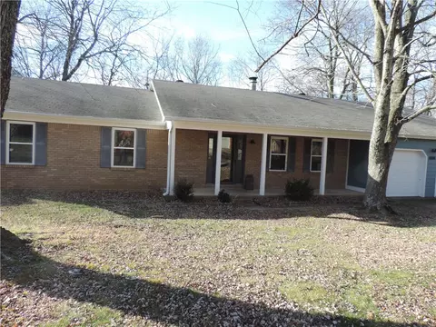 1909 E Overcrest St, Fayetteville, AR 72703