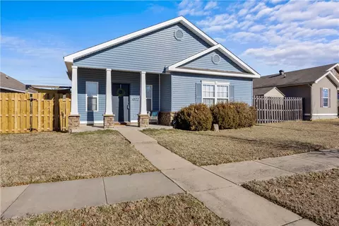 4522 W Sweetgum Ln, Fayetteville, AR 72704