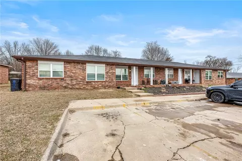 1009-1015 Hendrix St, Rogers, AR 72756