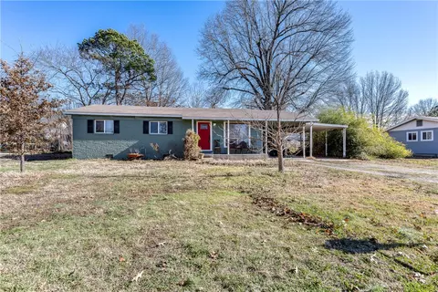 710 S Ray Ave, Fayetteville, AR 72701