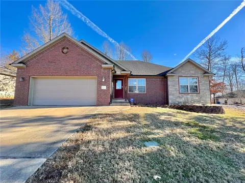 35 Headley Dr, Bella Vista, AR 72714